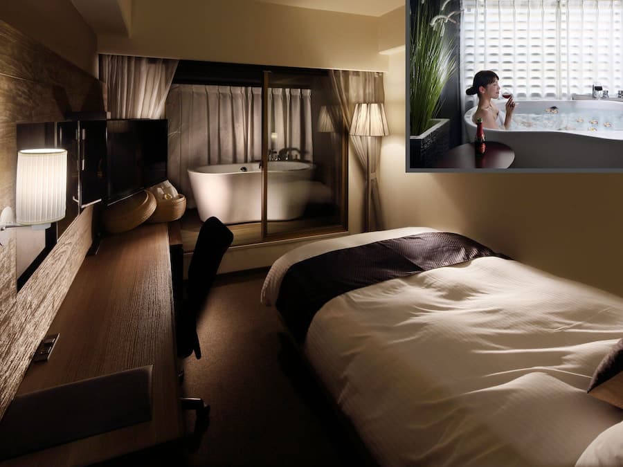 Down duvets, free WiFi, bed sheets