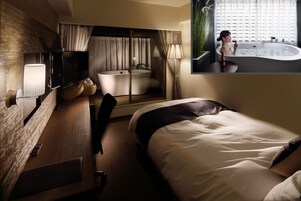 Premium Room with Private Semi Open Air Bath, Terrace, Non Smoking | Down comforters, free WiFi, bed sheets