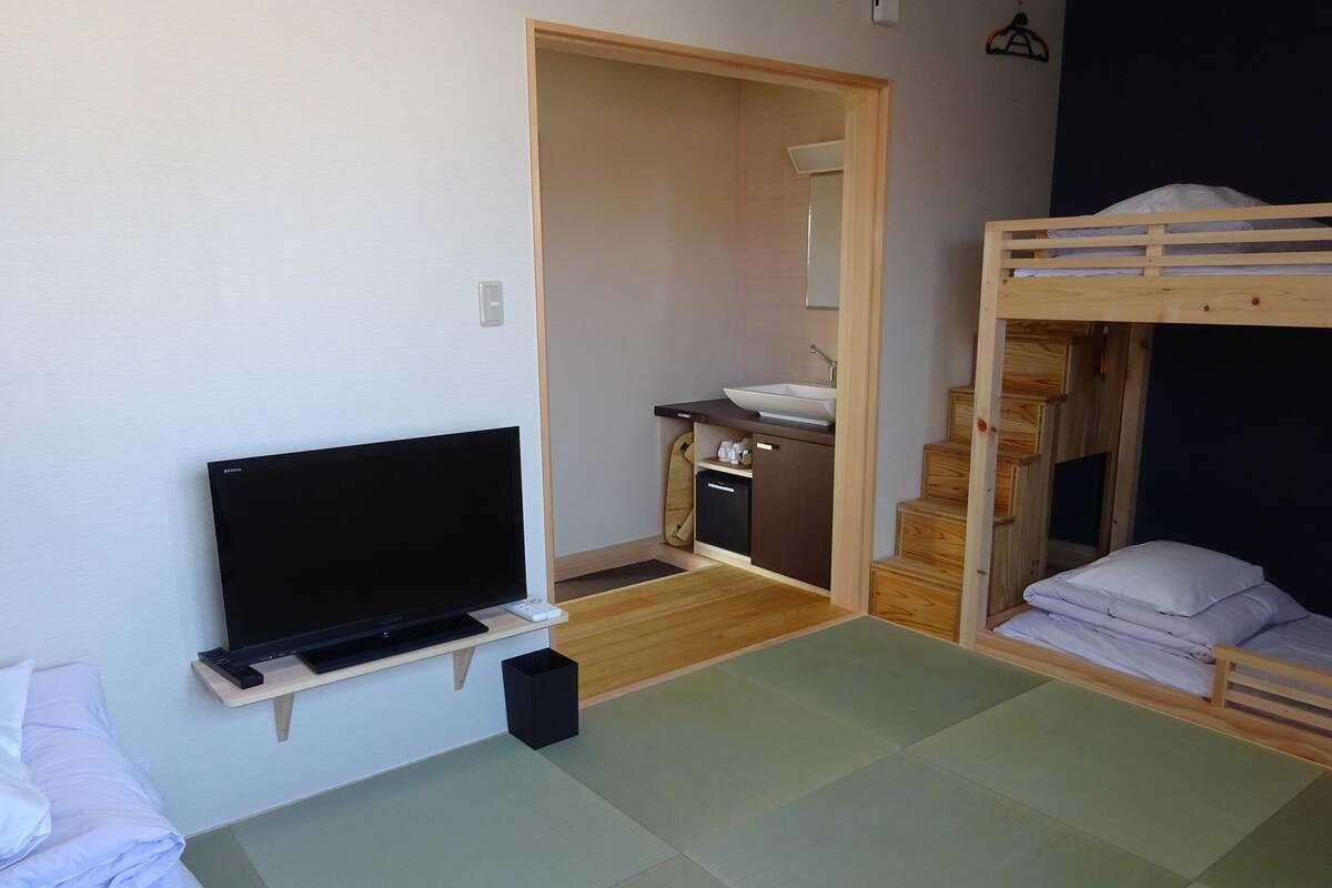 Japanese Style Room with 9 Tatami Mats