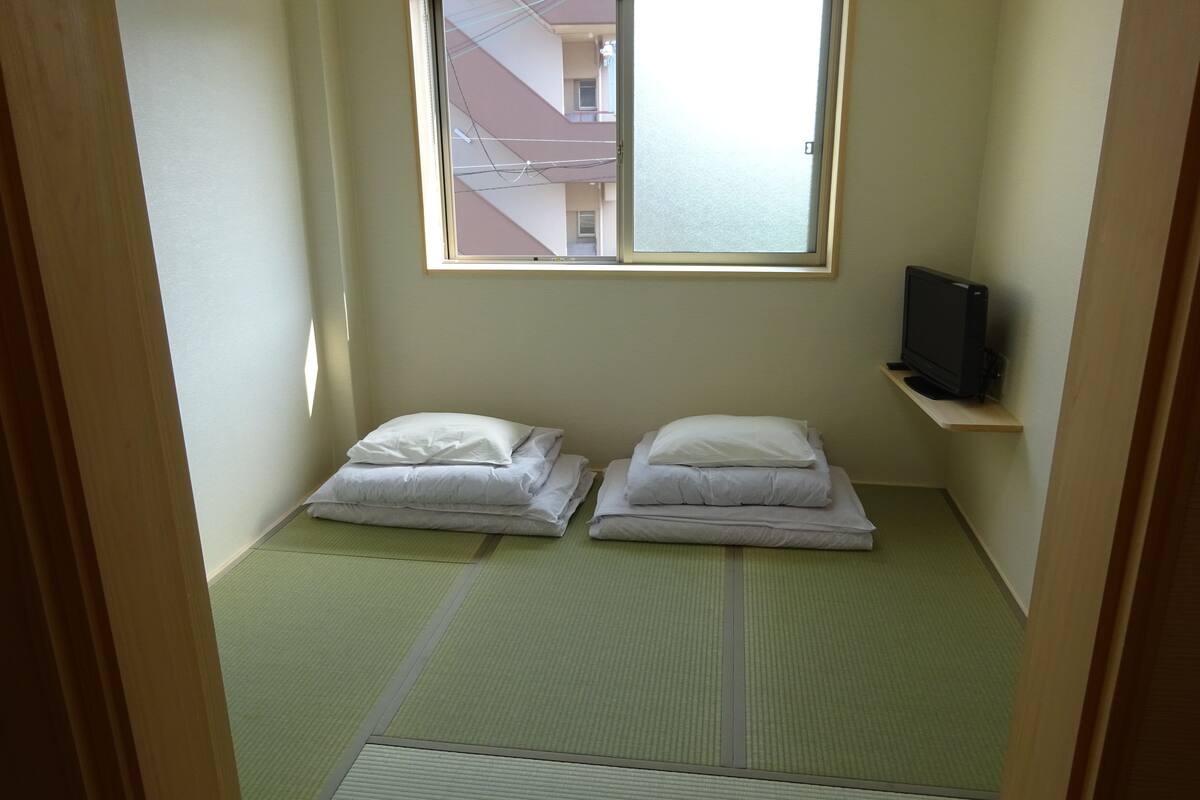 Japanese Style Room with 4.5 Tatami Mats | Free WiFi