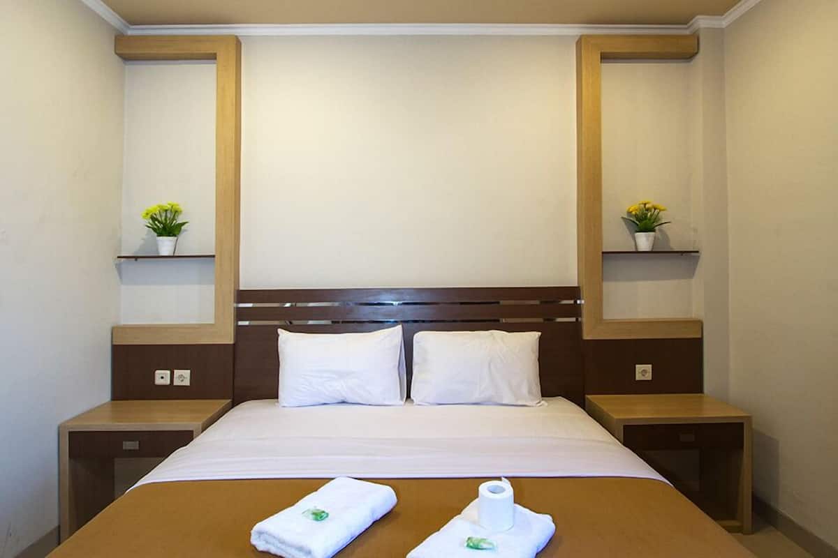 Standard Double Room | Desk, free WiFi, bed sheets