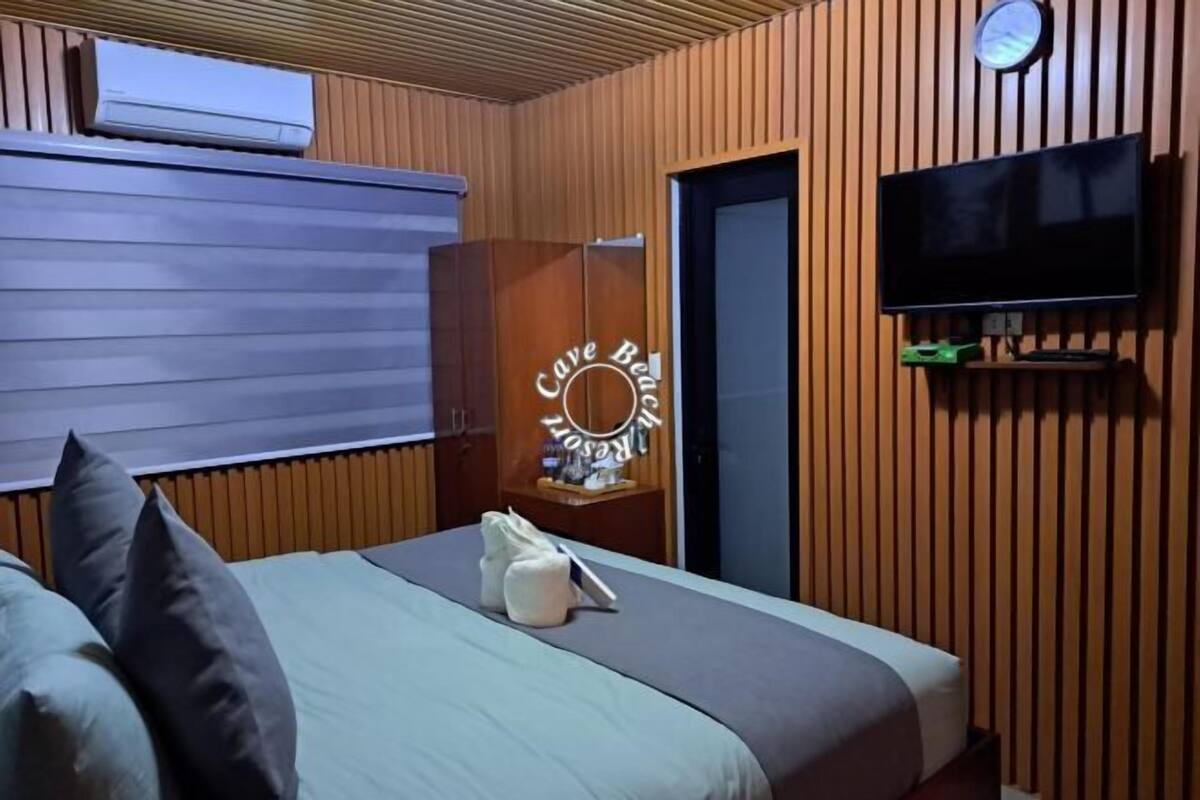 Caja de seguridad en la habitación y escritorio 