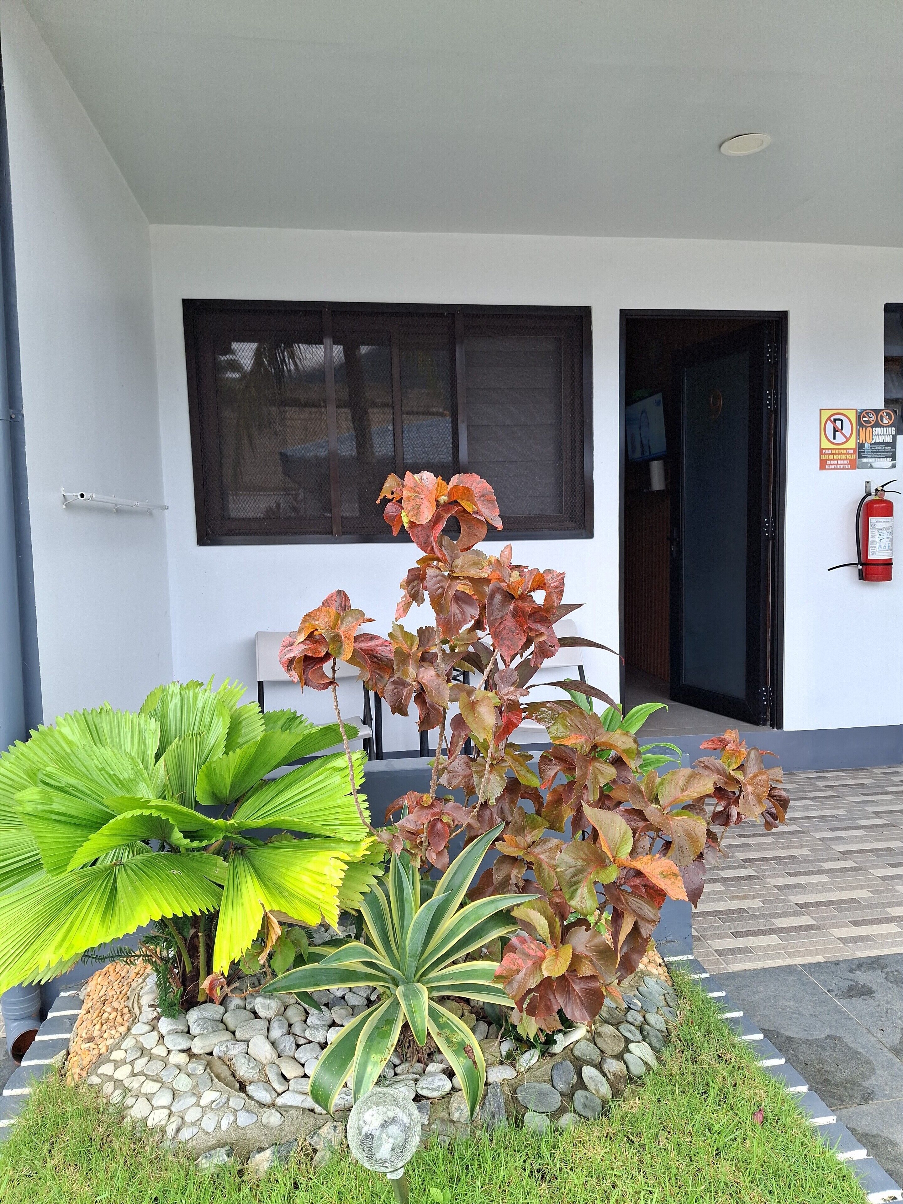 Deluxe King Room | Premium bedding, down duvets, pillow-top beds, in-room safe