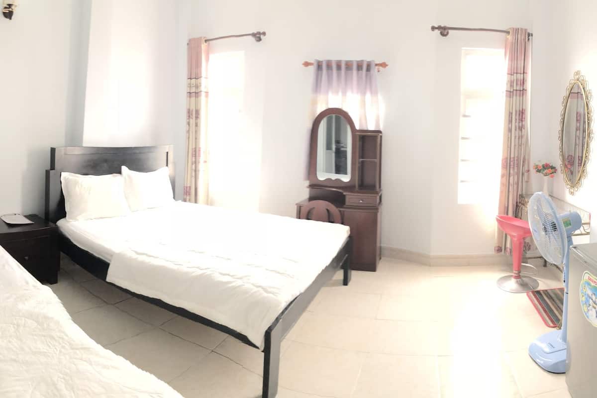 Phòng | Minibar, bàn, truy cập Internet không dây miễn phí