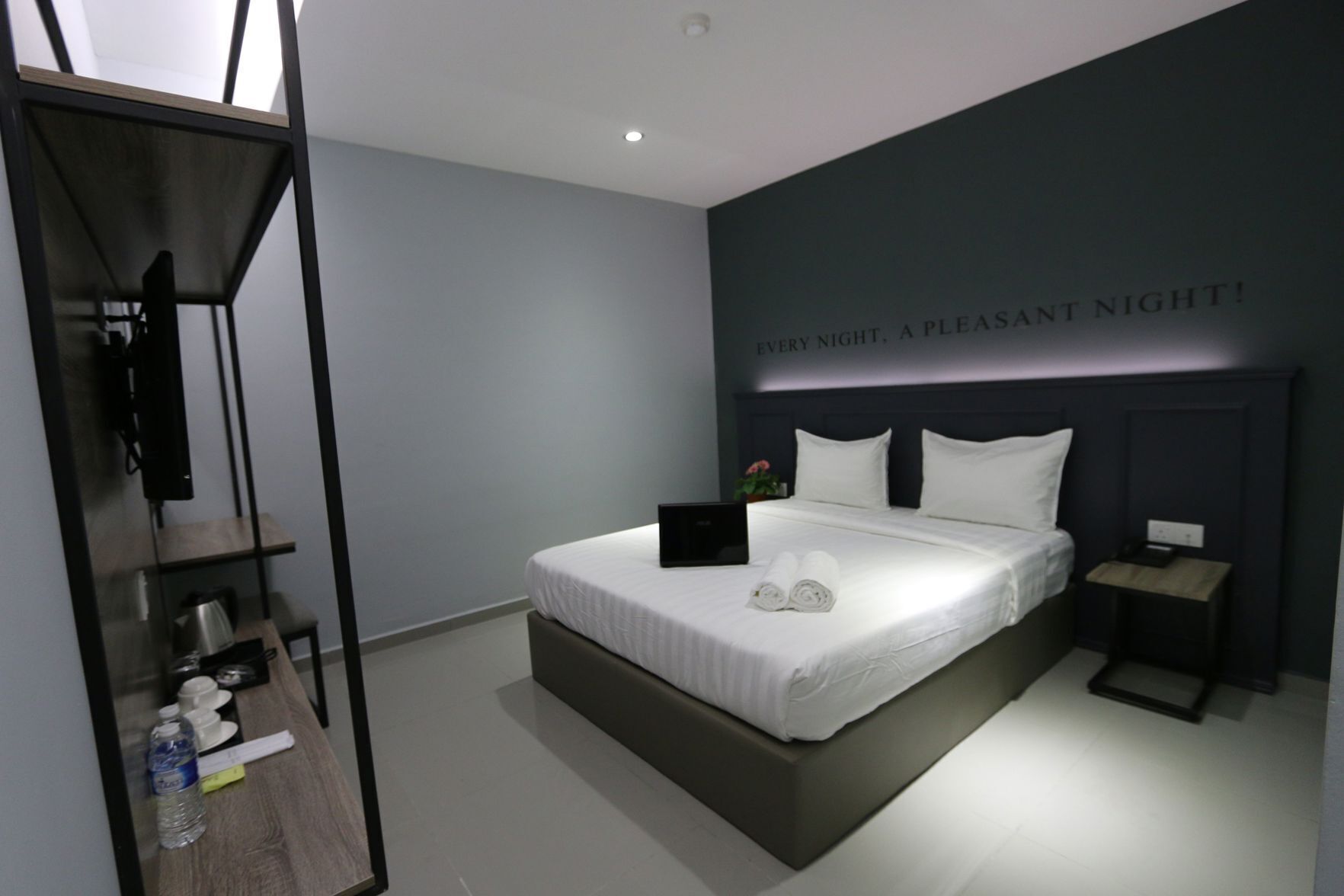 4 Schlafzimmer, Schreibtisch, Bügeleisen/Bügelbrett, kostenloses WLAN