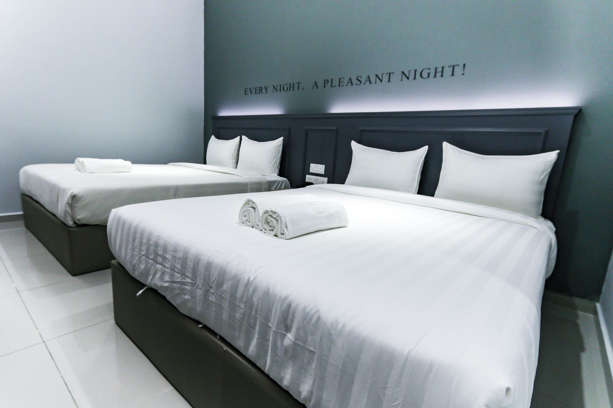 family room (super deluxe) | 4 bedrooms, desk, iron/ironing board, free wifi