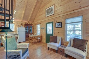 TV, fireplace, books, stereo - Maine Lodging Near Acadia National Park! (Bernard)