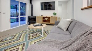 House, 3 Bedrooms, Fireplace | Living area - Stylish Coastal Retreat (Rye)