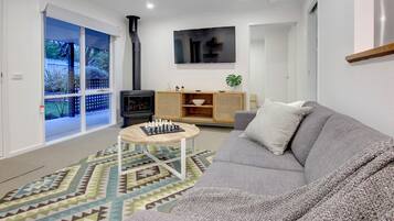 House, 3 Bedrooms, Fireplace | Living area | Flat-screen TV, fireplace, Netflix