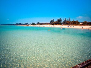 Beach nearby - Stylish Coastal Retreat (Rye)