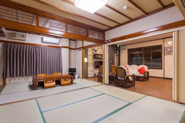 Apartment | In-room dining - Kariyushi Condominium Resort Ginowan CASa N.Y (Ginowan)