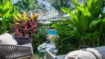 Grand Deluxe Suite Pool Terrace | Kameruitzicht