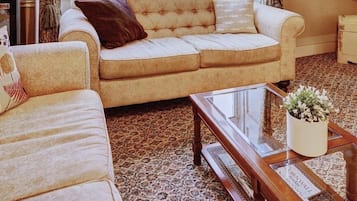 Bar lounge