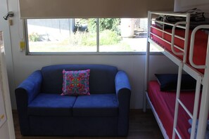 Cabin tiện nghi đơn giản, 2 phòng ngủ, quang cảnh công viên | Bộ trải giường 