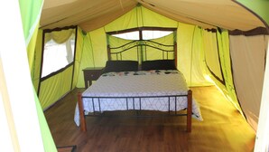 Tent, Park View | Bed sheets - Wonky Stables Holiday Park (Forrest)