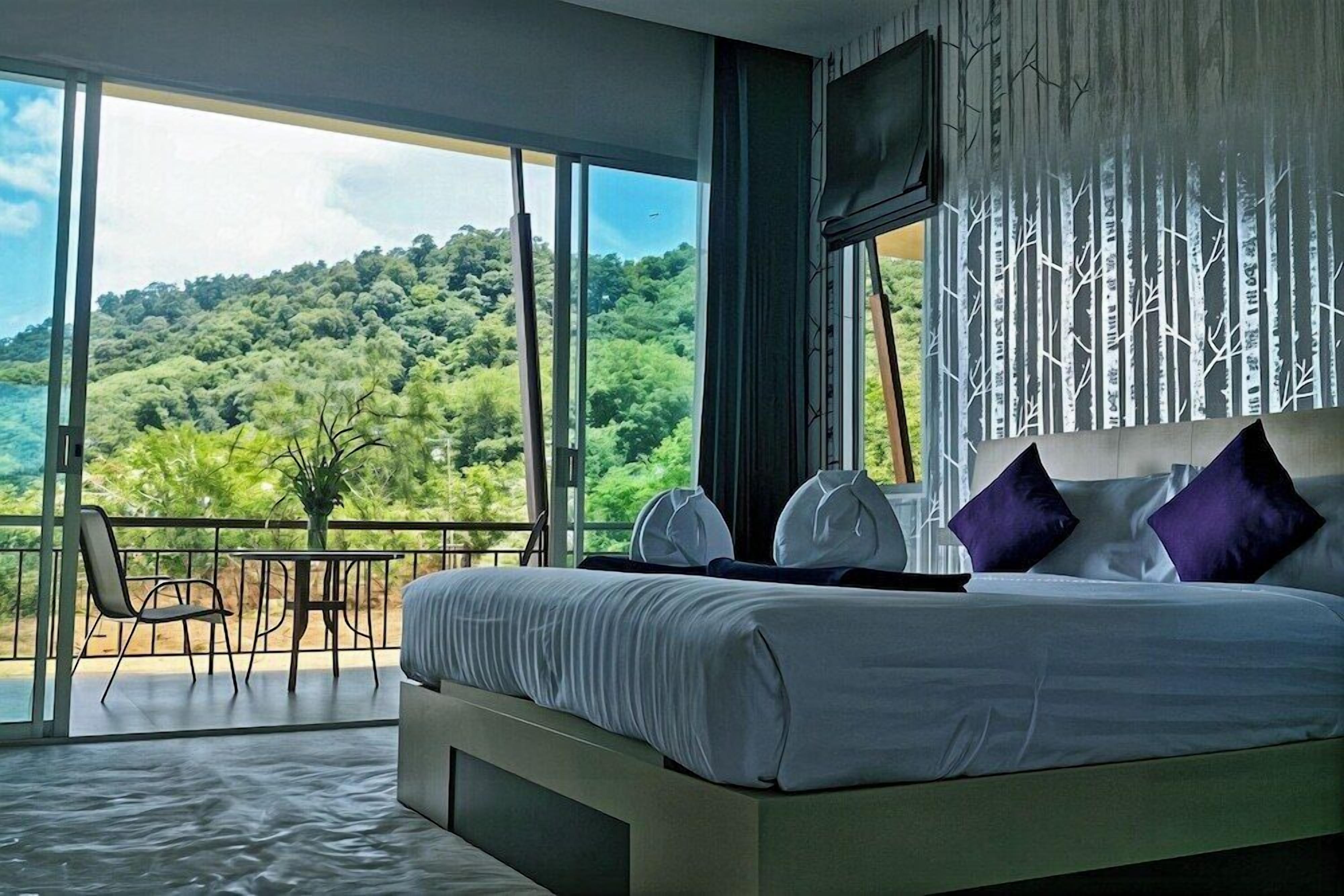 Bureau, Wi-Fi gratuit, draps fournis