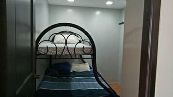 2 bedrooms, in-room safe, desk, free WiFi