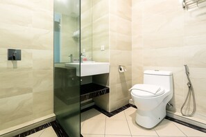 Family Quadruple Room | Bathroom