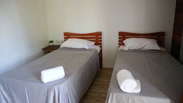 Double Room | Desk, iron/ironing board, rollaway beds, free WiFi