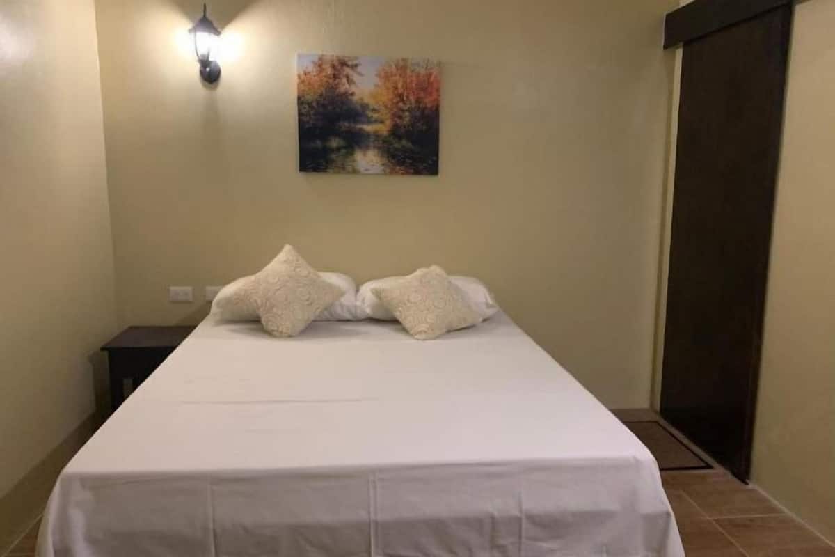 Desk, iron/ironing board, rollaway beds, free WiFi