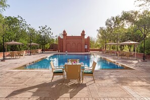 Outdoor pool, pool loungers - Brij Gaj Kesri, Bikaner - A Boutique Luxury Palace (Bikaner)