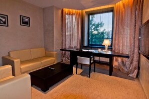 Flat-screen TV, pay films - Urgoo Boutique Hotel (Ulaanbaatar)