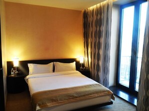 Premium bedding, minibar, in-room safe, desk - Urgoo Boutique Hotel (Ulaanbaatar)
