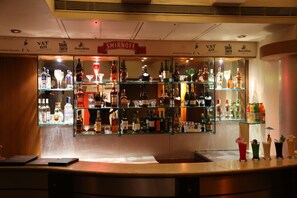 Bar (on property) - Hotel Amarvilas (Indore)