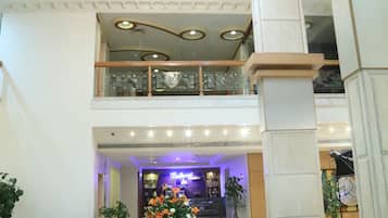 Área de estar no saguão