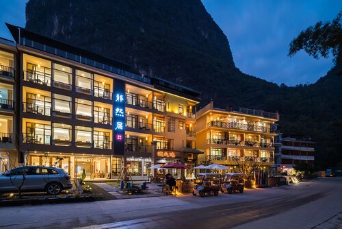 CTN LiRiver Boutique Hotel