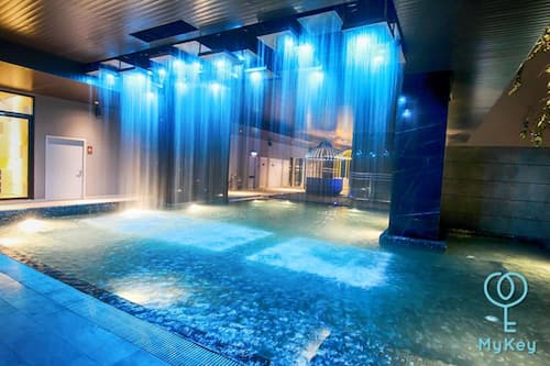 2 piscines extérieures