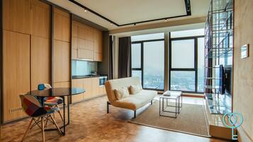 In-room safe, blackout curtains, free WiFi, bed sheets
