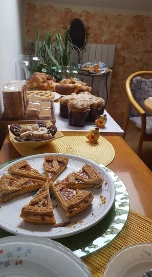 Free daily cooked-to-order breakfast - Agriturismo Villa delle Acacie (Sala Consilina)