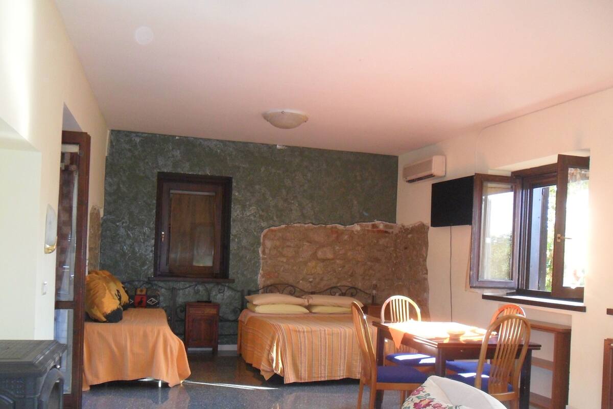 Triple Room, Terrace | Iron/ironing board (on request), free WiFi, bed sheets