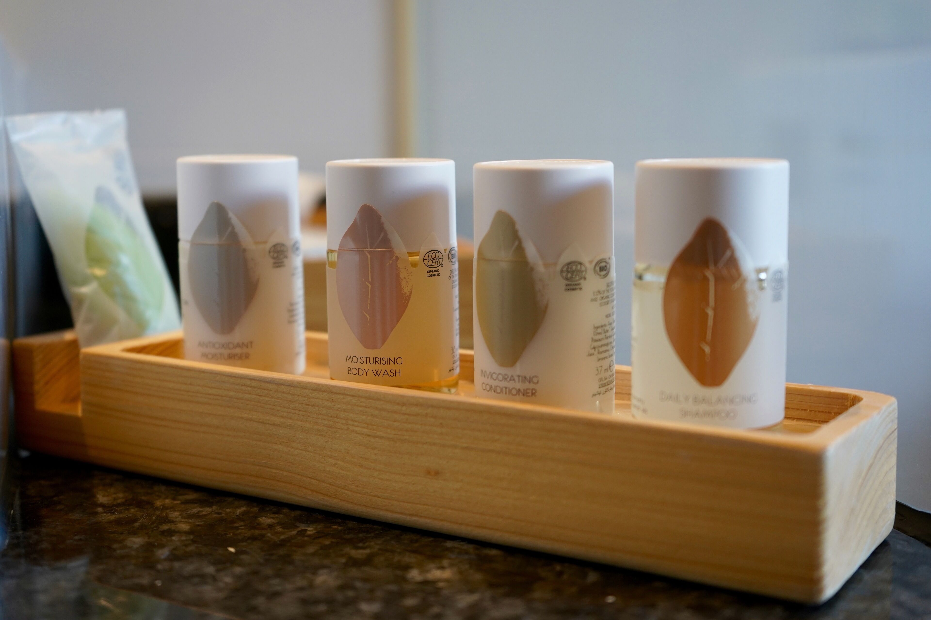 separate bathtub and shower, spring water bathtub, hair dryer, slippers