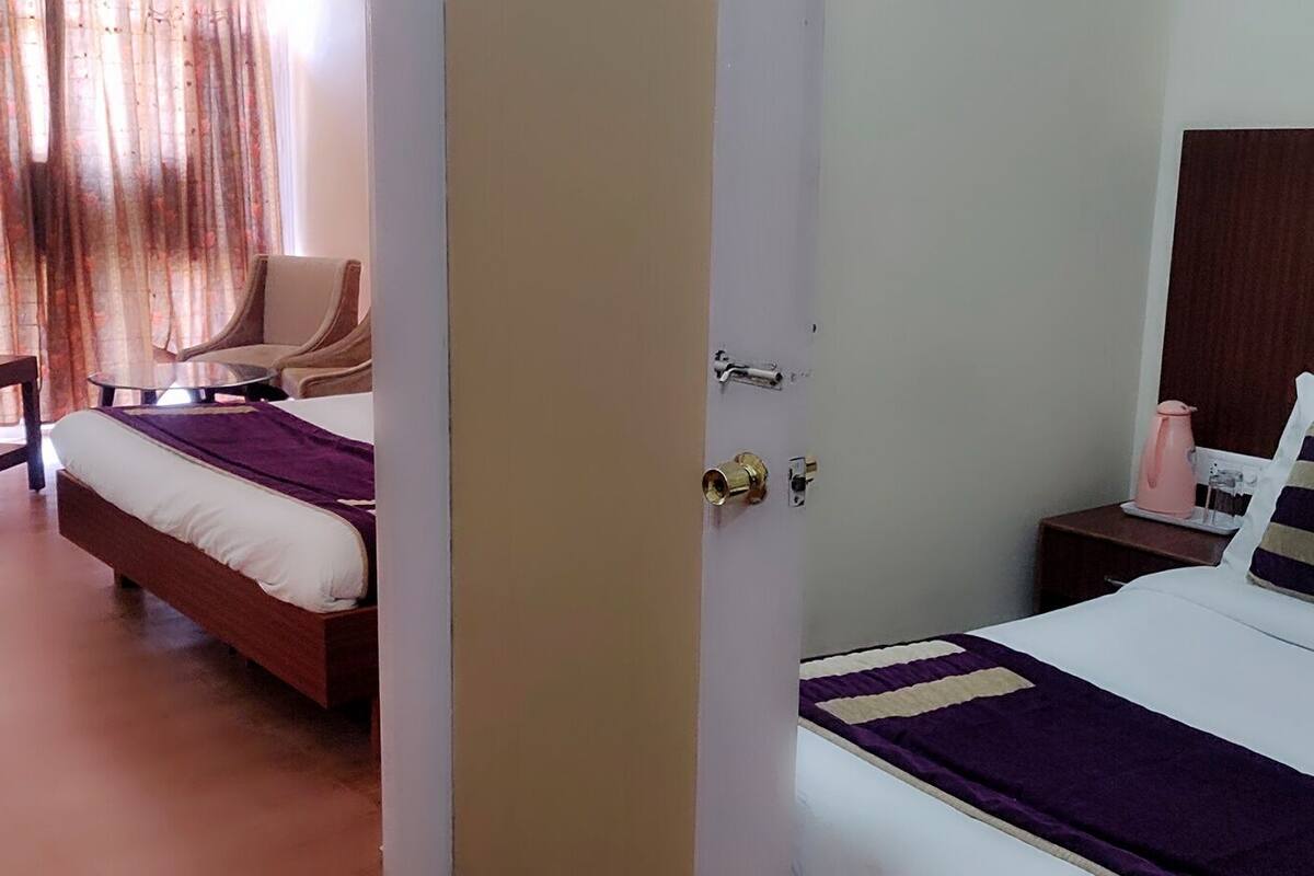 Desk, iron/ironing board, free WiFi, wheelchair access