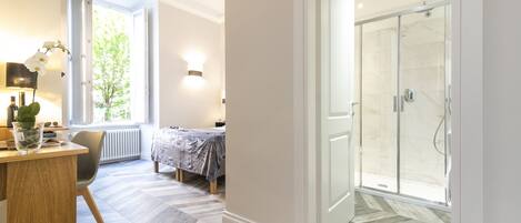 Premium bedding, minibar, in-room safe, desk