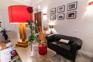 32 inci televisyen skrin rata dengan digital, TV