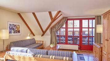 Standardlejlighed | Opholdsområde | Fladskærms-tv