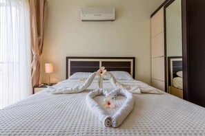 Deluxe Apartment, 3 Bedrooms | Premium bedding, desk, iron/ironing board, free WiFi - Apollonium Bozbuk (Milas)