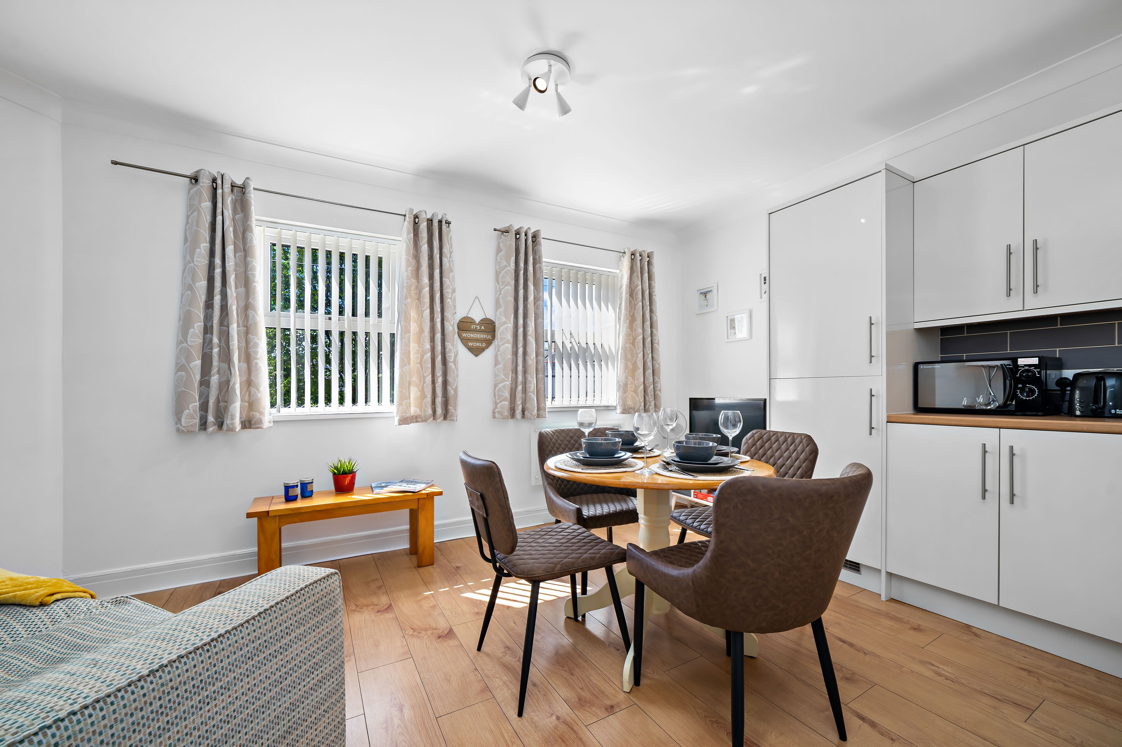 City Apartment, 2 Double Beds | In-room dining