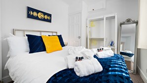 City Apartment, 2 Double Beds - Stay In Cardiff Canton St. John's Court Apartment (Cardiff)