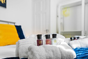 Appartement Ville, 2 lits doubles | Literie de qualité, bureau, fer et planche à repasser
