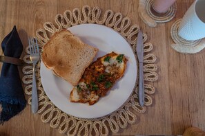 Desayuno continental gratuito y diario