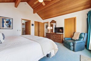 5 bedrooms, iron/ironing board, free WiFi, bed sheets