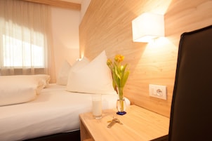 Double or Twin Room, Balcony | In-room safe, desk, soundproofing, WiFi (free)