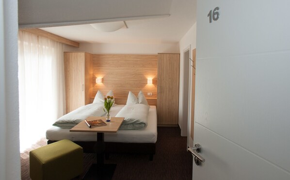 Double or Twin Room, Balcony | In-room safe, desk, soundproofing, free WiFi - Hotel Stifter (Valle Aurina)