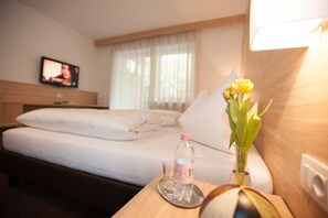 Double or Twin Room, Balcony | In-room safe, desk, soundproofing, free WiFi - Hotel Stifter (Valle Aurina)