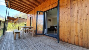 Chalet | Private kitchen | Fridge, stovetop, highchair