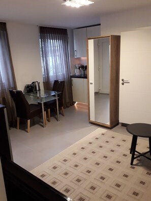 Apartment, Ground Floor | Room amenity